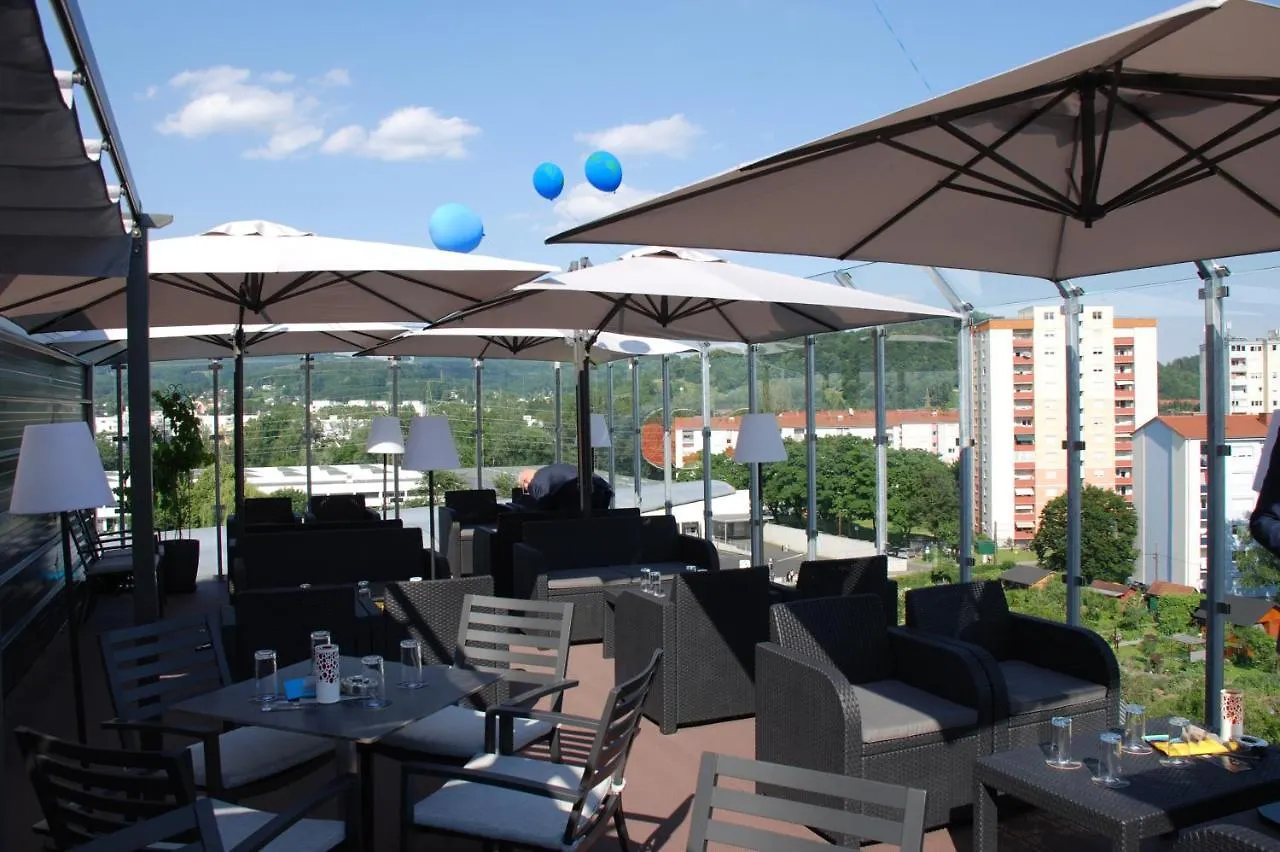 Novapark Flugzeughotel Graz 3*,
