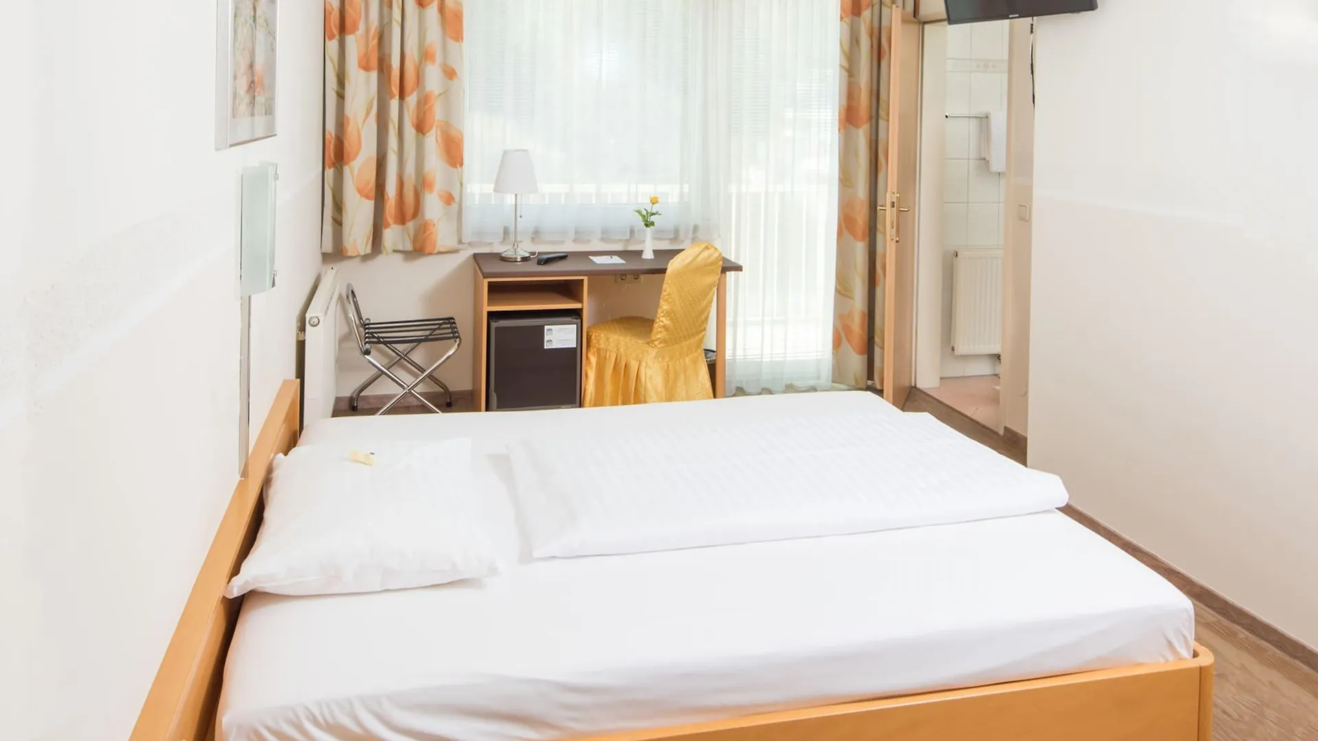 *** Hotel Novapark Flugzeughotel Graz Austria
