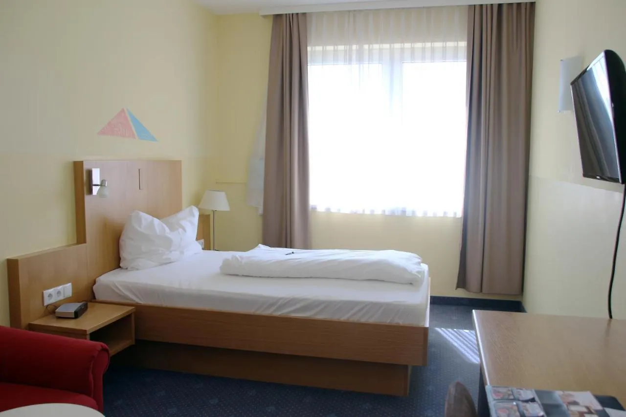 Novapark Flugzeughotel Graz Austria
