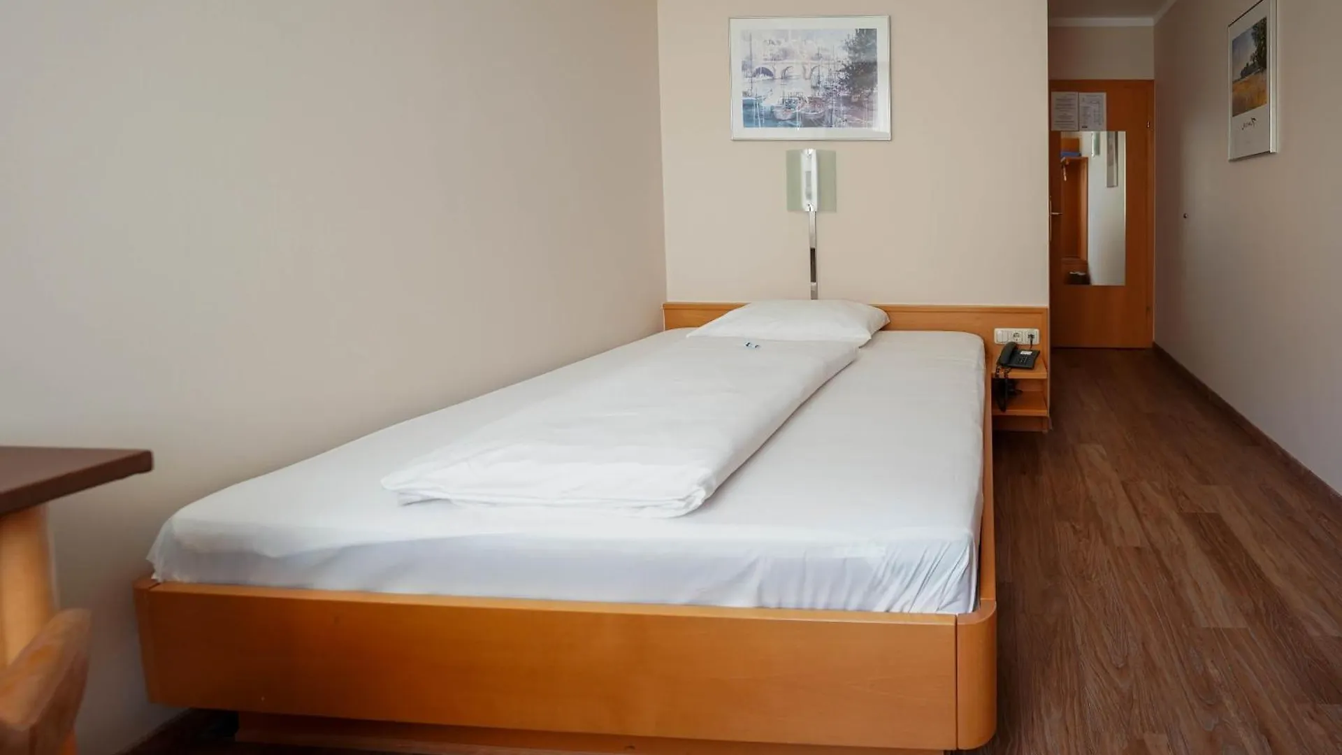 Novapark Flugzeughotel Graz Hotel