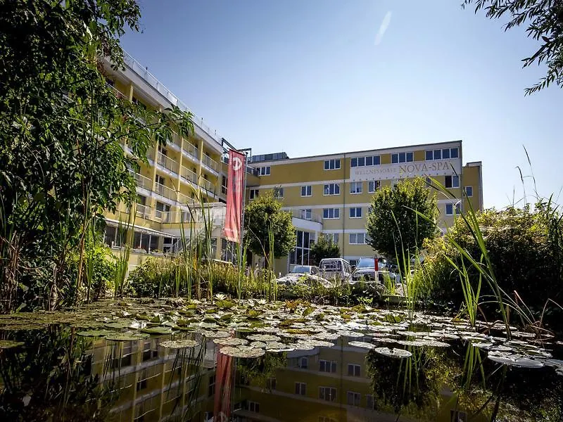 Novapark Flugzeughotel Graz 3*,